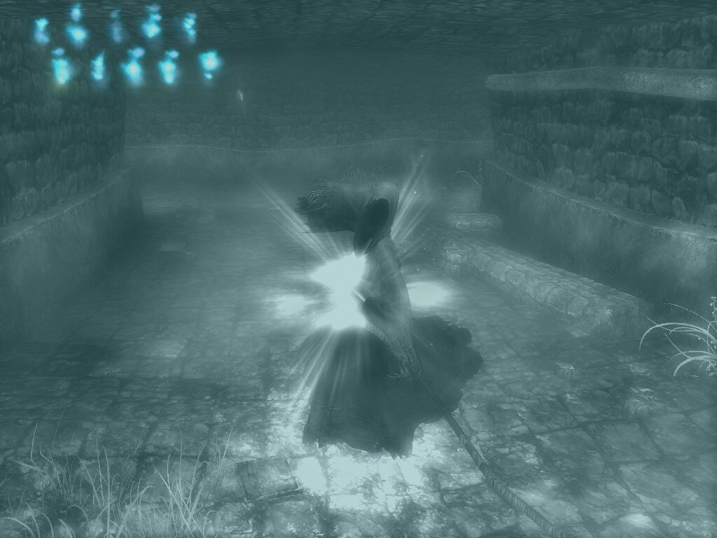 Un personnage en robe sombre effectuant un sort dans un environnement aquatique sombre, avec des particules lumineuses flottantes.