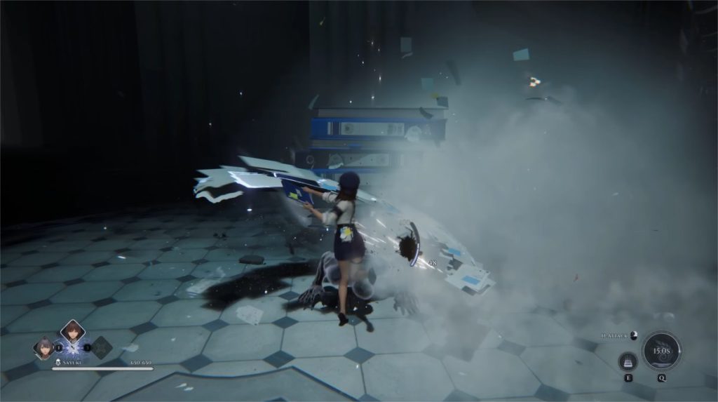 Une personnage de jeu vidéo en train de combattre un ennemi dans un environnement sombre, avec des effets de destruction et des particules flottantes.