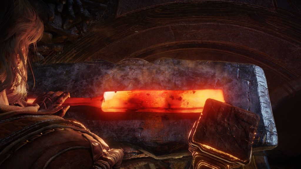 Un forgeron en train de travailler un lingot de métal incandescent sur une enclume.